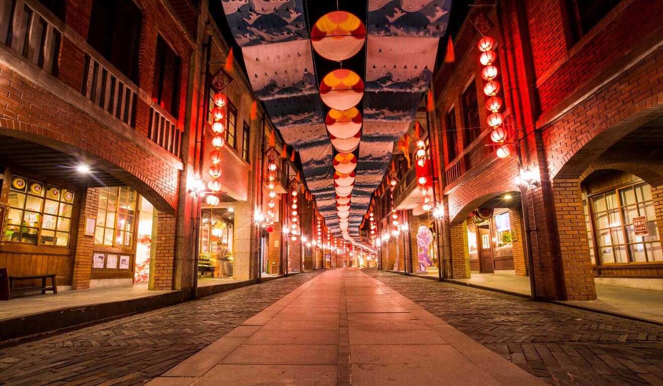 晚上的傳藝街景