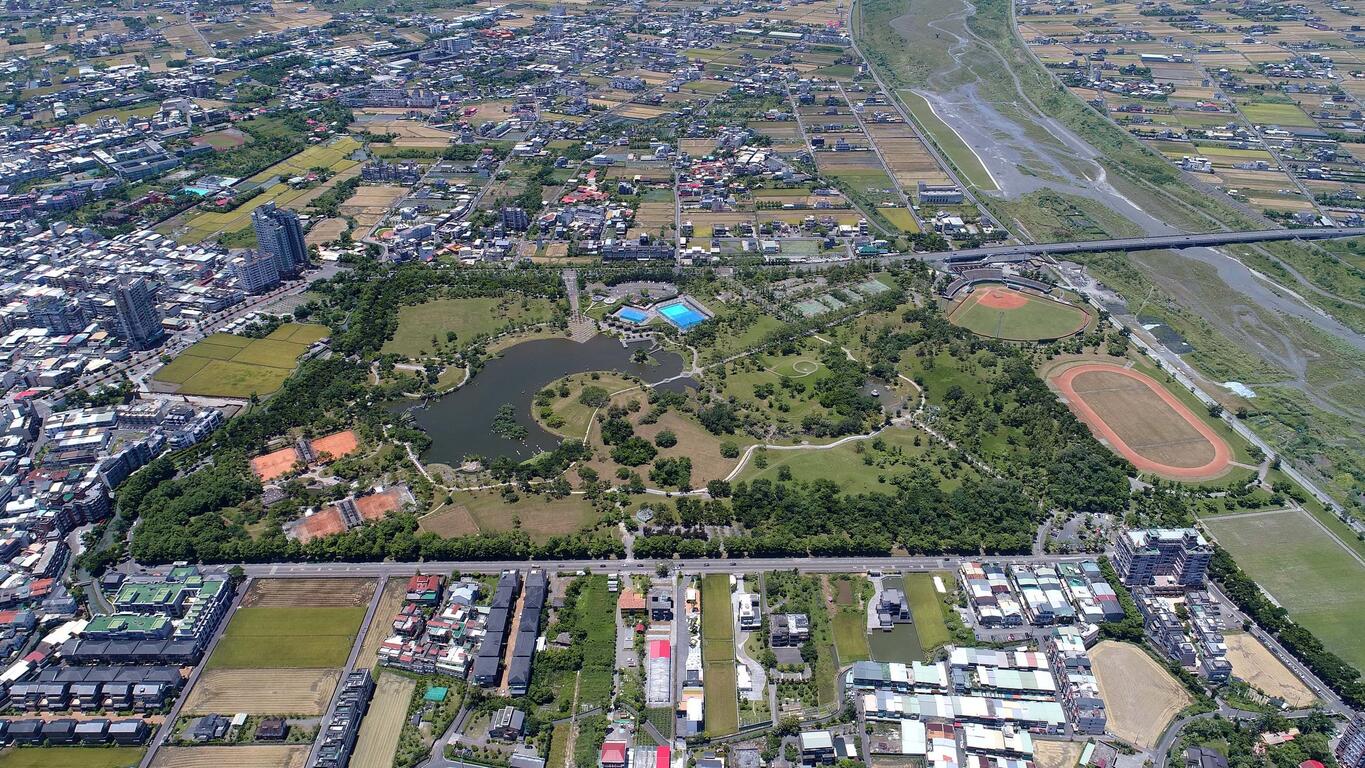 空拍整個公園的輪廓