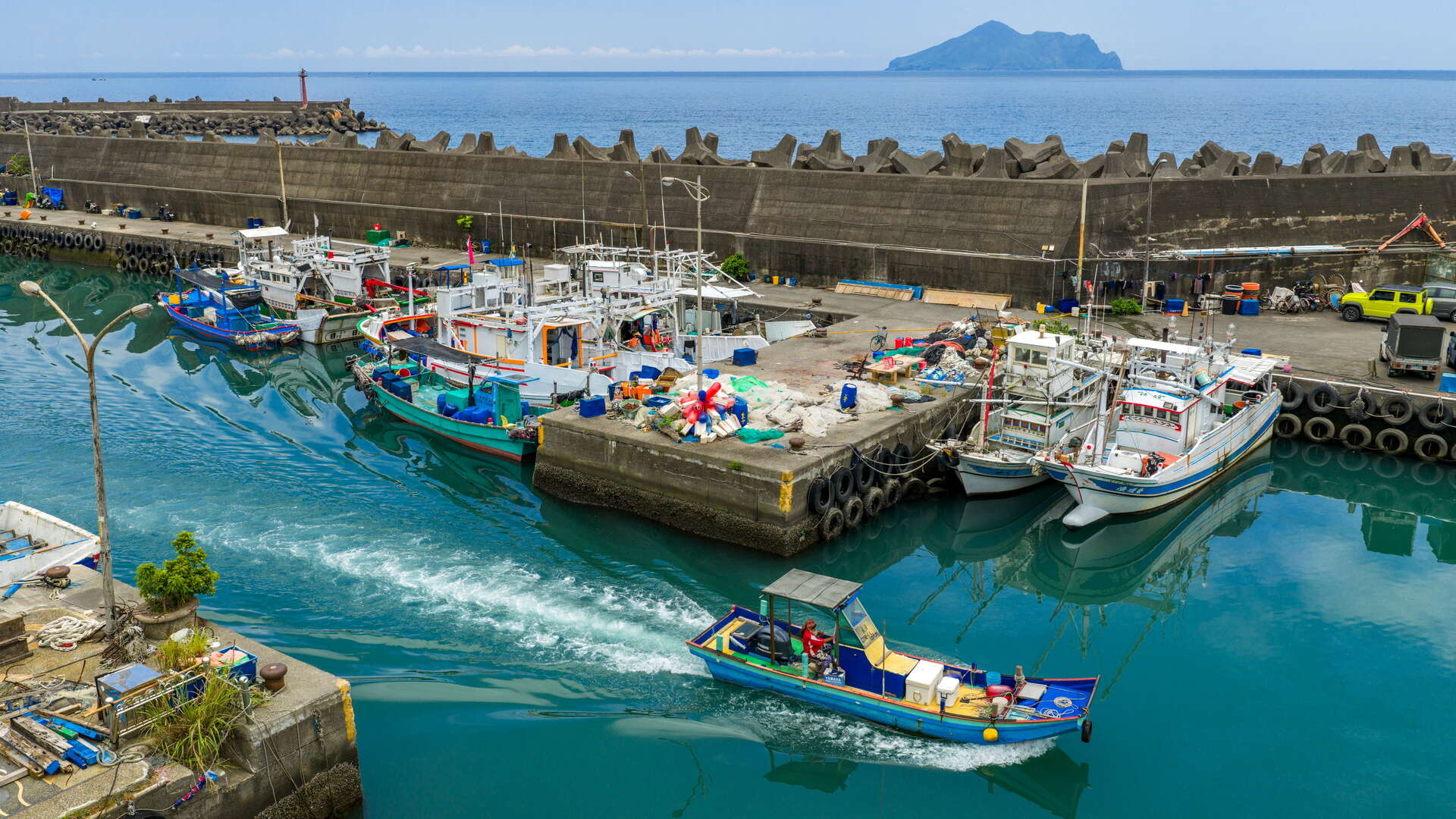 梗枋漁港正對龜山島