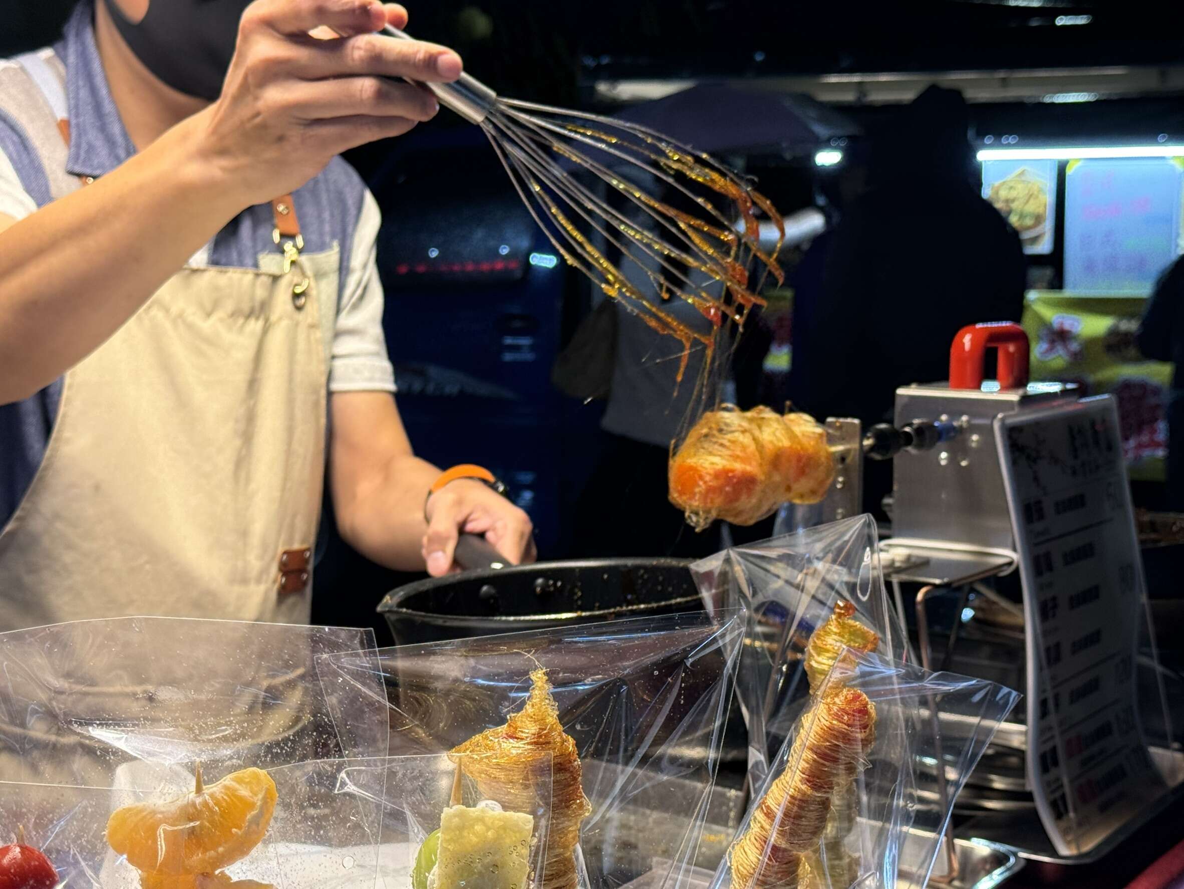 壯圍夜市的拉絲糖葫蘆