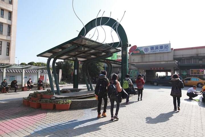 礁溪站前廣場